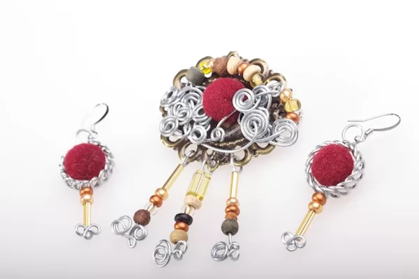POMPOMPIDOU - ETHNICA Bijoux & Art - 2013